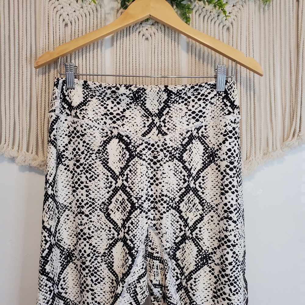BALANCE ATHLETICA Ascend Snakeskin Printed High Rise Pull On Athletic Leggings - Picture 5 of 7